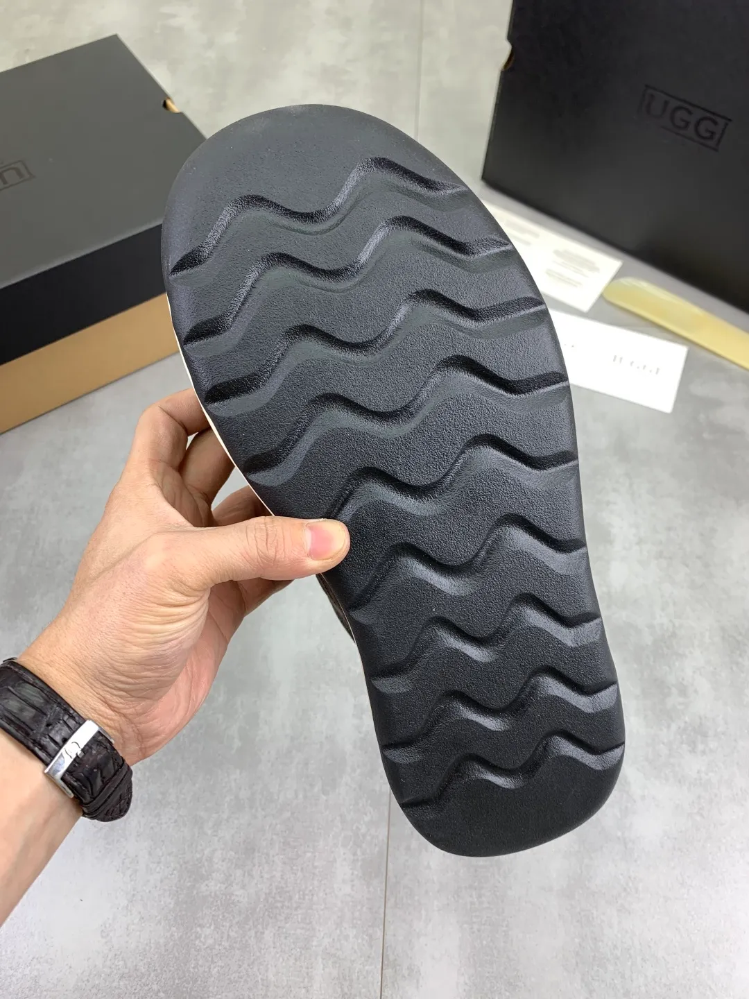 Men's men's shoes 💰P660 New arrival 🆕🆕🆕 IUGGI winter 🎄Q version ugly band-aid rhubarb boots men's trendy brand matte leather Martin boots high-top thick-soled big-toe shoes original designer cock-toe boots winter new retro men's shoes trendy and fashionable thick-soled bread shoes non-slip and wear-resistant Size: 39-44